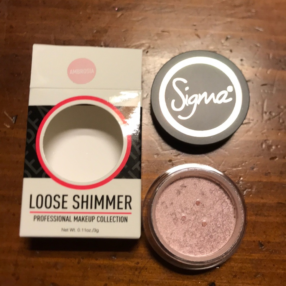 Sigma loose Shimmer Powder in Ambrosia